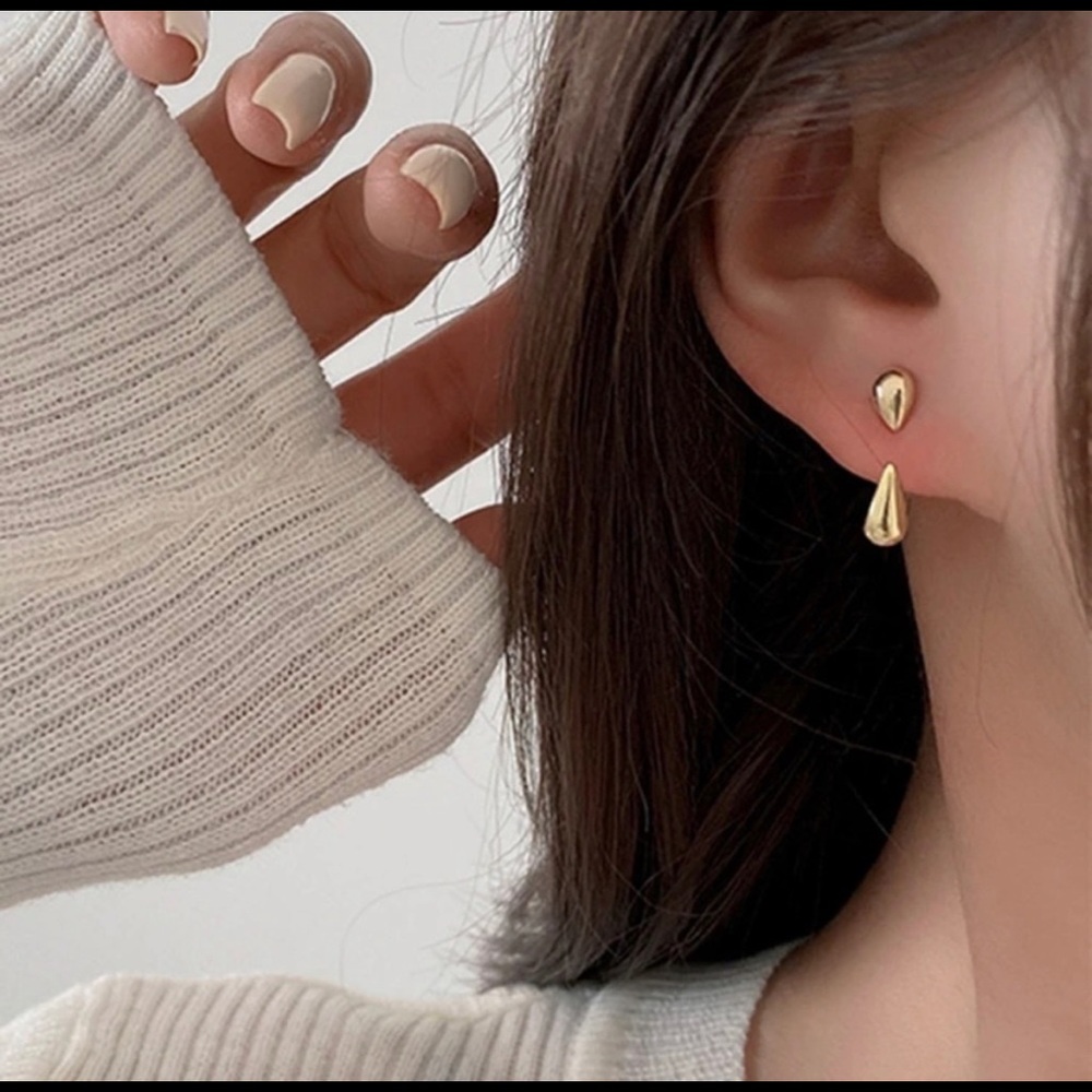 Teardrop Ear Jacket